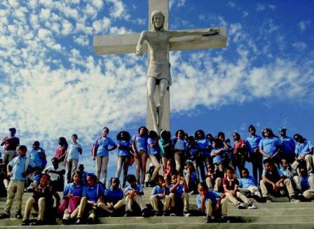 A diario la obra Cristo Vivo del artista Bismarck Victoria es visitada por diferentes centros educativos.